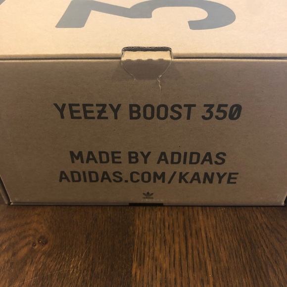 YEEZY Boost 350 V2 - Picture 3 of 7